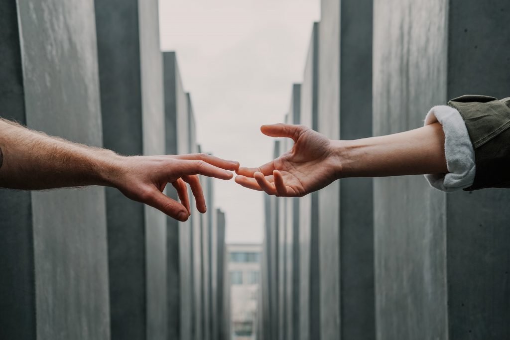 toa-heftiba-_UIVmIBB3JU-unsplash-1-1024x683 Connessione internet e connessione interiore